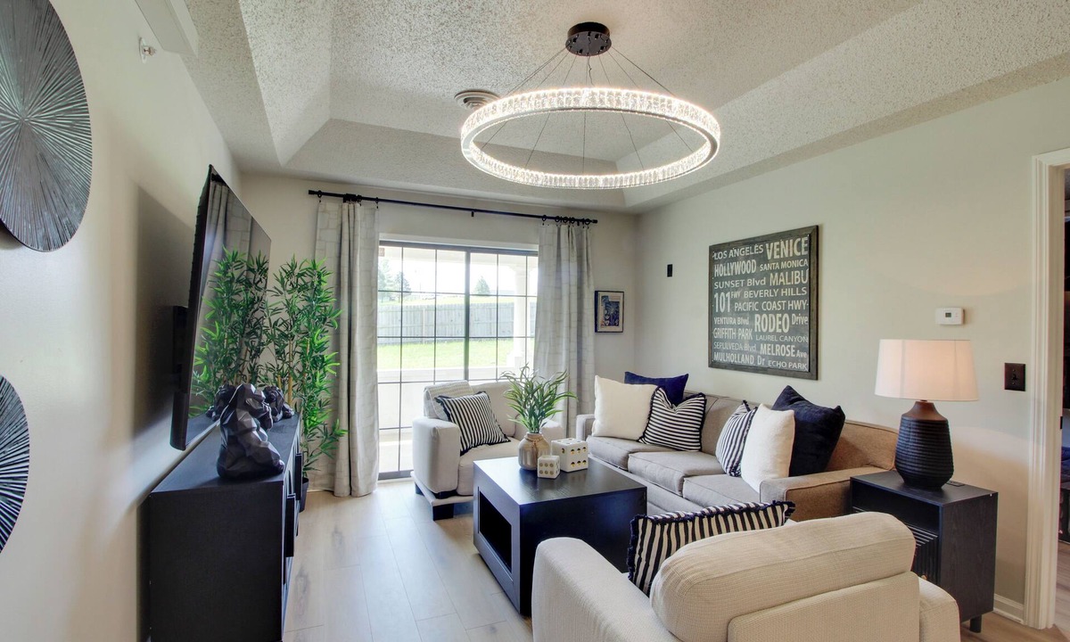 Louisburg Condo | The Saint Hotel: Boutique Suite Near Overland Park