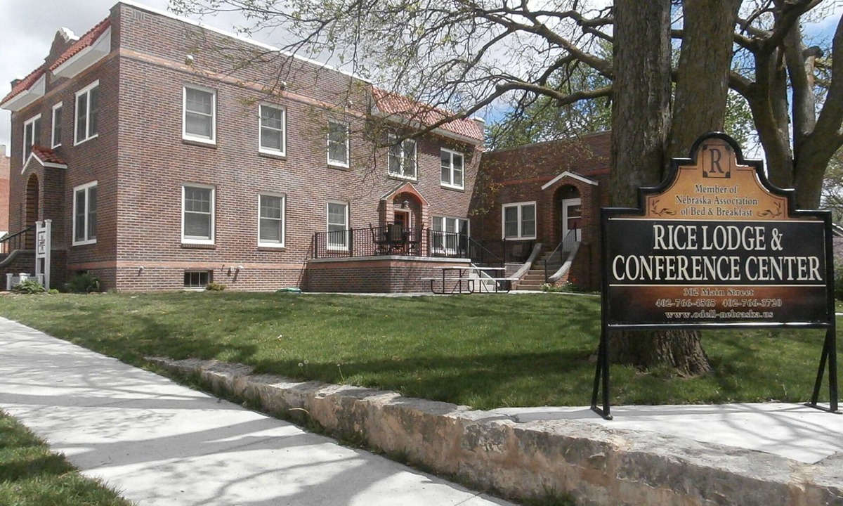 Odell Bed & Breakfast | This is your 'home away from home'!10 bedrooms,11 baths! MUST CALL TO RESERVE!