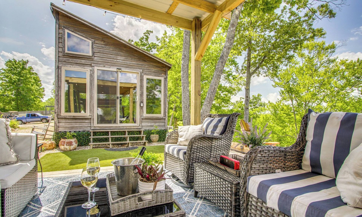 Rogersville Cabin | Tiny Cabin Getaway in the Tennessee River Valley