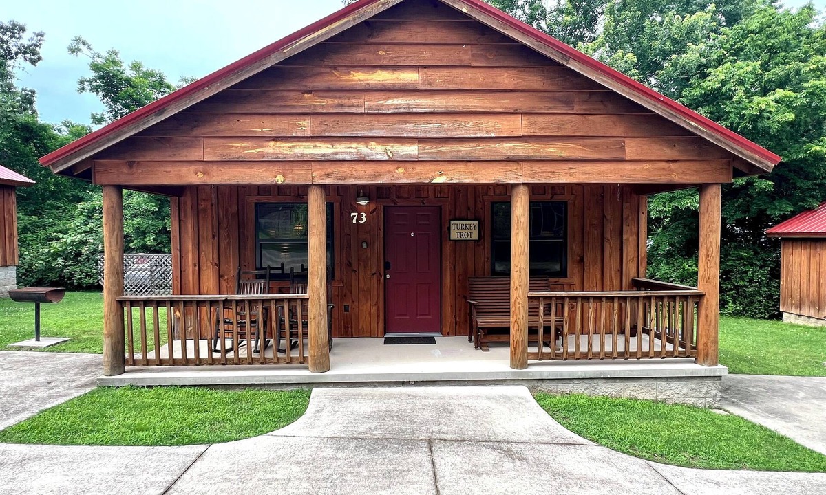 Mountain View Cabin | Turkey Trot #73 Cabin in town, walking distance to courthouse square.