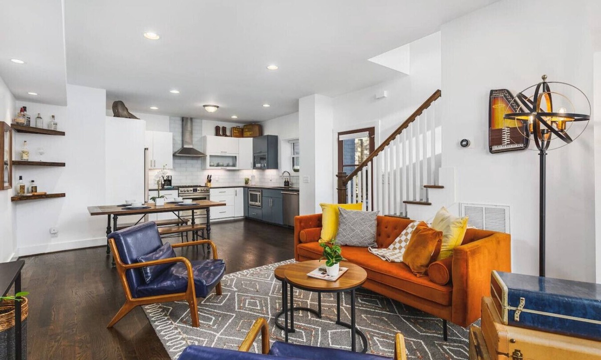 Hillsboro Village House | TWO Adjacent Homes in 12 South, Belmont - Sleeps 20 People