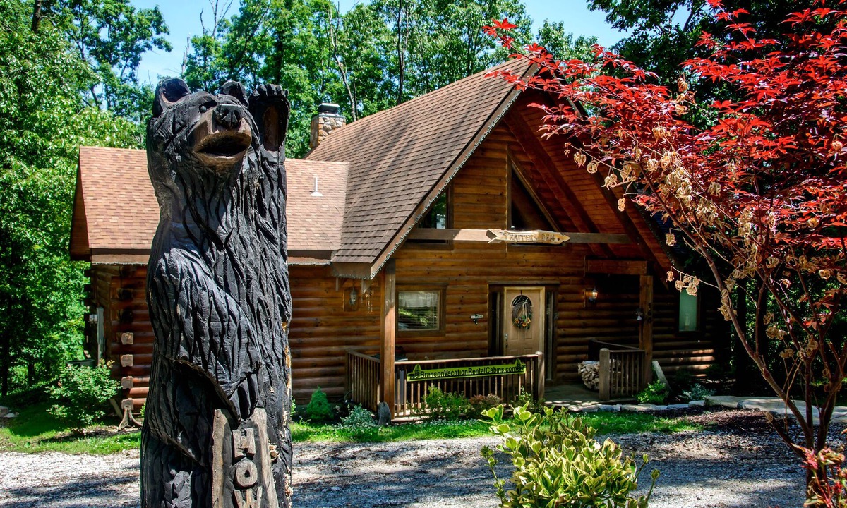 Branson Cedars Cabin | Two Master Suites, Great for 2 couples, Walking distance to Thunder Ridge Arena