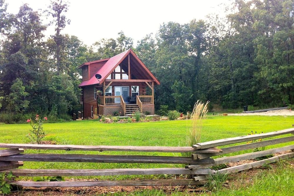 Steelville Cabin | Two-Story Log Cabin Rental with a Hot Tub near Upper Meramec River, Missouri