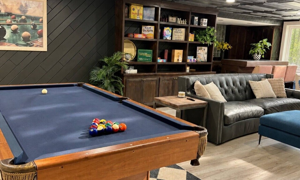 South Tulsa House | Ultimate Family Retreat | Kids Loft + Firepit