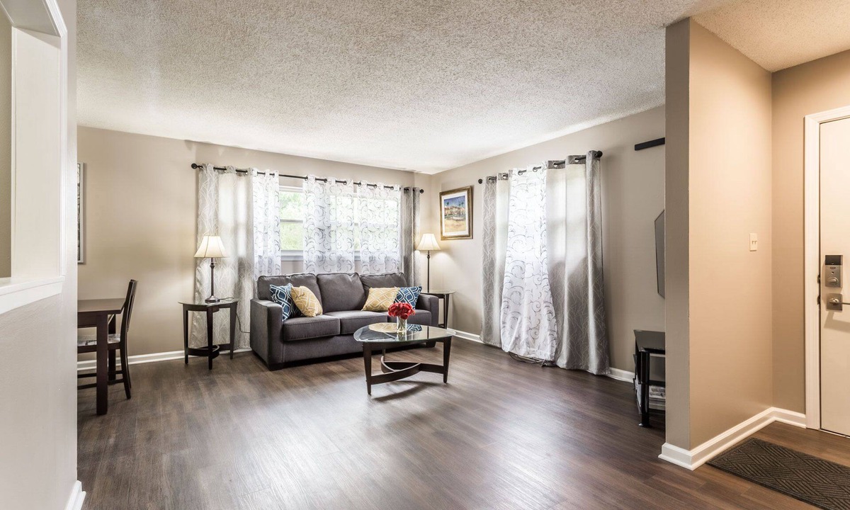 Overland Park House | Unit 3: Cute and affordable 4BDR duplex in Overland Park for up to 10 people!