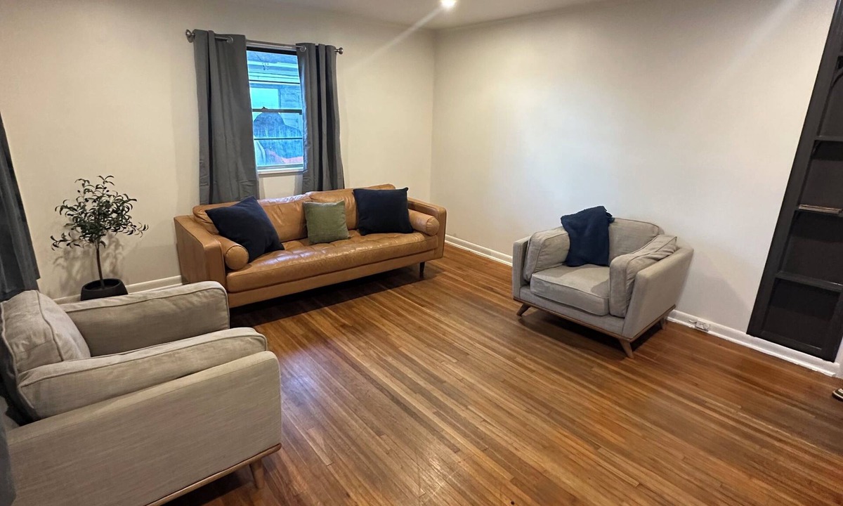 North Little Rock House | Updated duplex 2BR in Parkhill. Close to freeway.