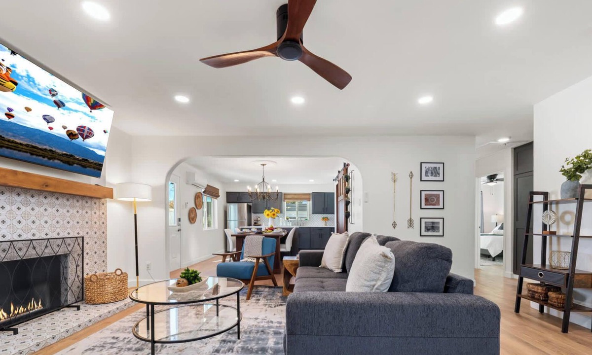 North Valley House | ValleyVibe: Modern Comfort in North Valley - an Irvie Home