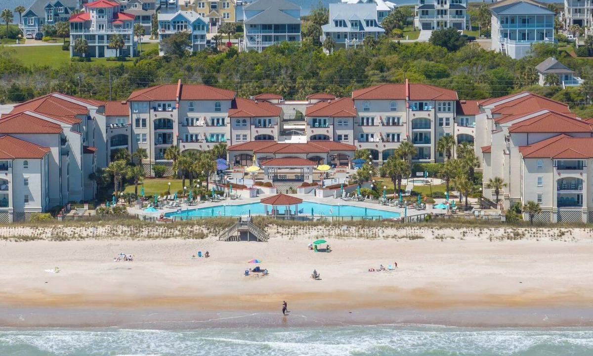 North Topsail Beach Condo | Villa Capriani 102B - Oceanfront - Pools - Restaurant - Premiere