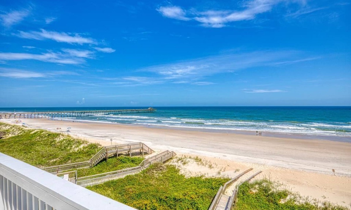 North Topsail Beach House | Villas Drive 872 | Oceanfront | Hot Tub | Community Pool | Elevator