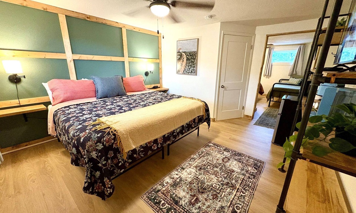 Branson Hotel | Vintage Creekside Motel (15)