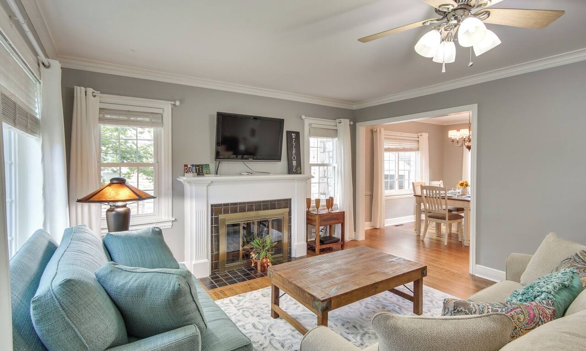Tulsa Cottage | Walk to Expo Square! Tulsa Home w/Deck & Yard