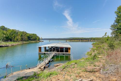 Greers Ferry House | Walk to Greers Ferry Lake! Home w/Dock Access