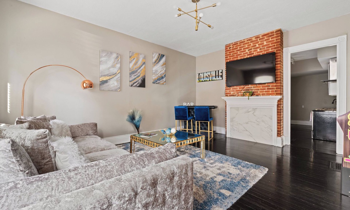 Louisville House | Walk to Top Restaurants, Shops, Nightlife + PacMan & King Bed- Highlands