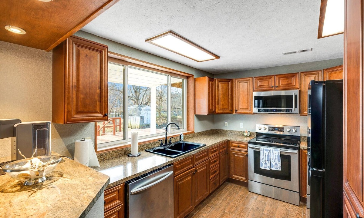 Waterfront Retreat At Rockaway Fishing Dock | Rockaway Beach