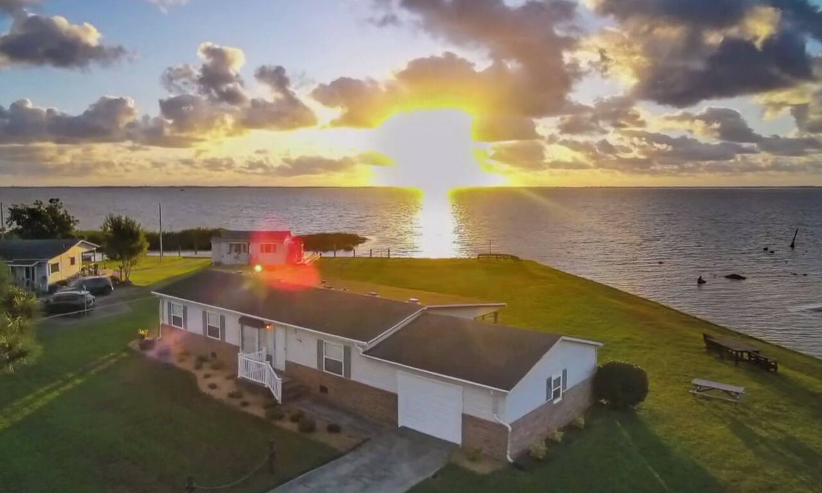 Colington House | Waterfront retreat of privacy and tranquility on the Currituck Sound - Grandy NC