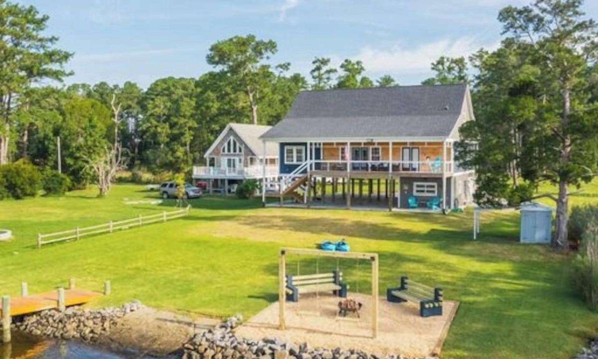 Belhaven House | Waterfront Retreat w Dock, Firepit & Boat Access