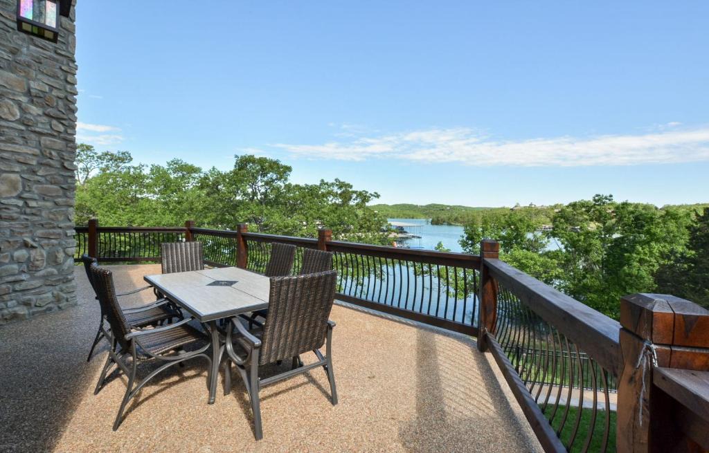 Chalets Resort Lakefront | Indian Point