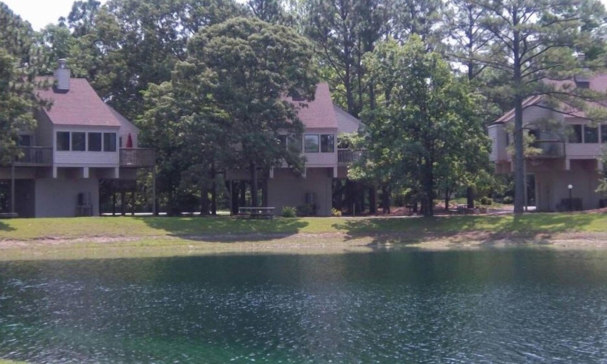 New Bern Condo | Waterwood Resort Magnificent 2BR Condo with Tennis Courts