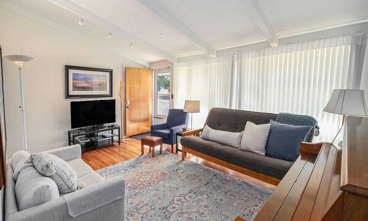 Lincoln House | Welcome to Lincoln 3912