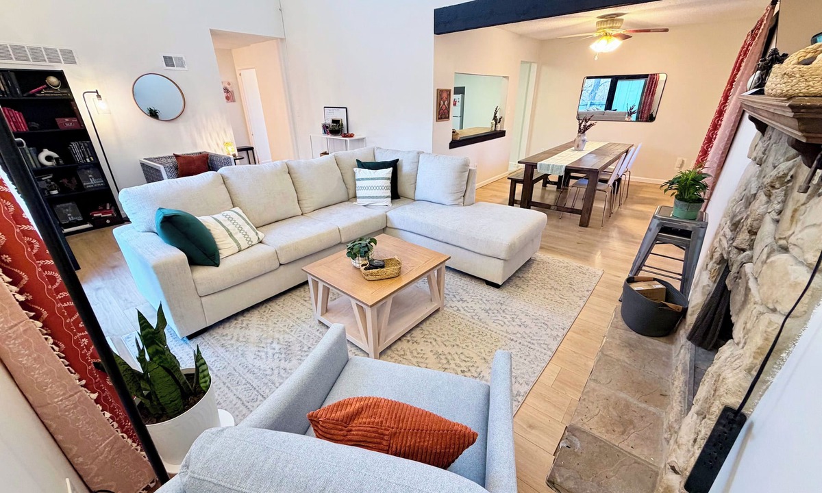 Kansas City House | World Cup Stay, DT & Stadium, Sleeps 8