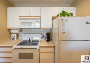 2 BD WALK-IN! Near The Strip! ~ Screened Porch ~ FREE TICKETS INCLUDED! (CH1-18)