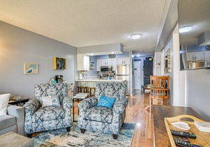 2 Mi to Silver Dollar City: Cozy Condo w/Balcony!