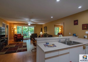 2BR ~ GOLF COURSE ~ Near The Strip! FREE TICKETS INCLUDED! (CH1-1)
