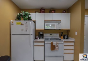 2BR ~ GOLF COURSE ~ Near The Strip! FREE TICKETS INCLUDED! (CH1-1)
