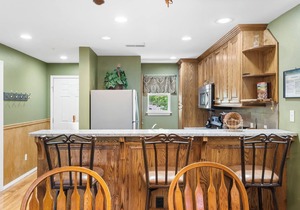 3 Bedroom, 3 Bathroom Walk-in Golf Condo with King Beds, Sunroom, and Dining Area