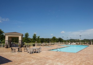 Adorable Villa in the Heart of Branson!! Lots of Space with an Intimate Feel!