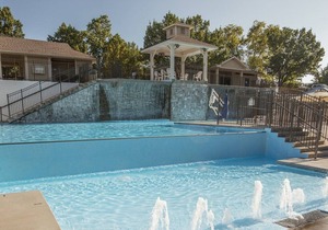 Beautiful 2 bedroom unit at resort, sleeps 8