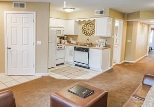 Beautiful 3 bedroom unit at resort, sleeps 10