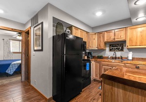 Beautiful Views! King Bed, 1 Mile to Silver Dollar City, 2 Pools! | 2-8