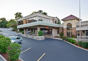 Best Western Plus Landing View Inn & Suites