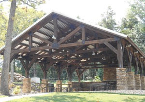 Bluff Cabin #3 with 5 bedrooms & Hot Tub
