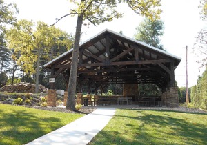 Bluff Cabin #3 with 5 bedrooms & Hot Tub