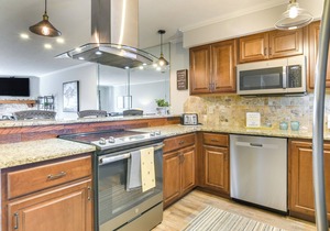 Branson Family Condo: Golf, Relax & Swim!