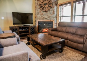 Close to SDC. 4 Bed, 4 Bath Lodge at beautiful Stonebridge Resort.