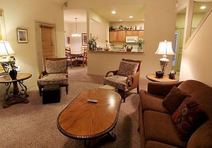 Cozy Up By the Fire in this Exquisite Villa in Stonebridge! Close to Branson!