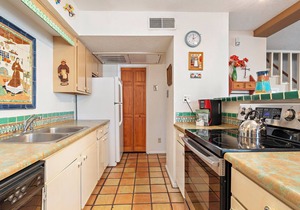 Fort Marcy 60 | Walk to Plaza | Fireplace | Kitchen | Hot Tub | Pool | End Unit | 2 Levels