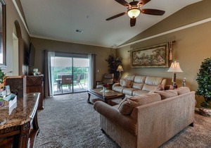 Gorgeous Remodeled Luxury Condo-Heart of Branson-Affordable-Indoor Pool-Spacious