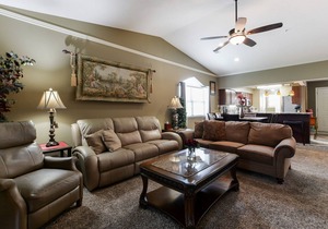 Gorgeous Remodeled Luxury Condo-Heart of Branson-Affordable-Indoor Pool-Spacious