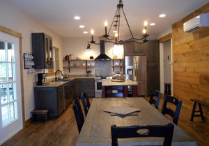 Lakeside Waterfront Luxury Retreat, Sleeps 10, Water Views