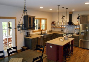 Lakeside Waterfront Luxury Retreat, Sleeps 10, Water Views
