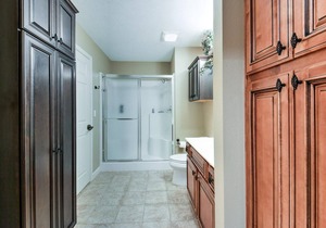 LUXURIOUS LAKEFRONT CONDO