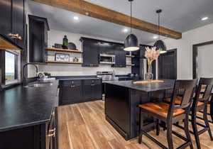 Modern Lakefront Lodge with Private Hot Tub, Pool, Dock & over 30 Free amenities!