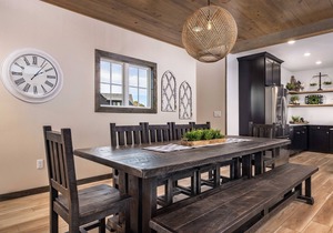 New Private Modern Lakefront Home with Pools, Dock & Amenities Close to Dogwood Canyon/SDC