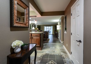 NEWLY REMODELED LUXURY WALK-IN CONDO /Heart Of Branson/ Indoor Pool/Spacious