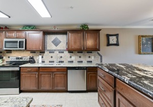 Relaxing & Quiet - Indoor Pool -Only 1 Mile to the Branson Strip