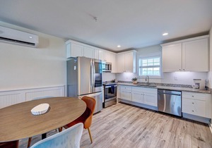 Saltwater Suites, 106 Queen 1st Floor